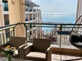 Deep Blue Horizon Studio By The Sea