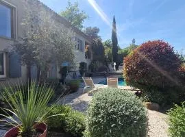 Rez de Jardin d'une Bastide VILLA LA GARDI avec Piscine privée