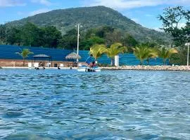 Casa de Playa en Playa Dorada con Bay Club y Piscinas