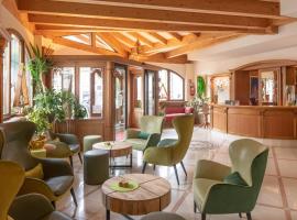 Cavallino Lovely Hotel, hotel din Andalo