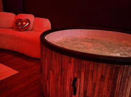 L'Envers SPA - Suite Romantique Metz Centre, hotel i Metz