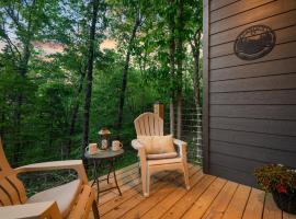 Cozy Ozark Cottage Near Spring River, khách sạn ở Mammoth Spring