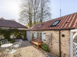 Wisteria Cottage & Barn - SLEEPS 10 and welcomes dogs