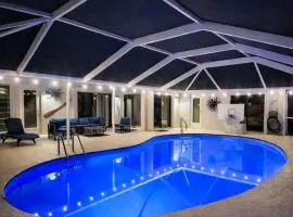 Luxury Pool Home with Private Screened Patio Family Friendly in Wellington