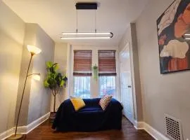 Entire 1BD APT Downtown -Free Parking -Pet Allowed -Netflix TV