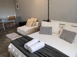Refúgio Pauapique - Suítes com café da manhã, ar condicionado e frigobar à 900 metros da Rota do Vinho