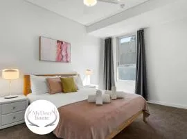 1BR Adelaide CBD Apt The Best Location