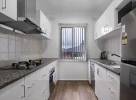 3BR2BA house in Glen Waverley Parking WIFI