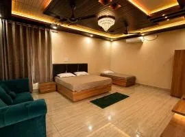M2LambardaarStay