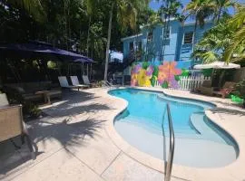 Four Suites on Duval Street w parking and pool