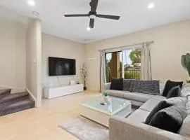Spacious 3 Bedroom Family Home near Lake & UniSA