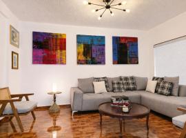Amplia casa en Condesa ideal para grupos con 4 recámaras y terraza、メキシコシティのホテル