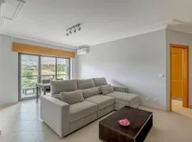 2-Bed Vialonga Vista Apartment