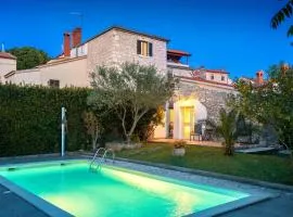 Stonehouse Ewa&Pool