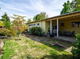 Sunflower Studio - 7 Minutes to UO & 4 Minutes to Downtown studio