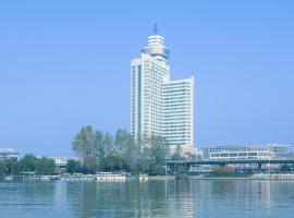 Shu Guang International Hotel, hótel í Nanjing