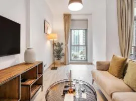 Elegant Downtown Studio with Burj & Fountain Views