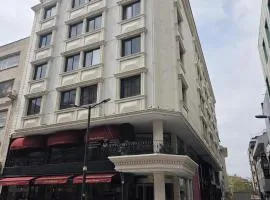 Black Bird Hotel