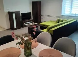 Moderný 3 izbový apartmán centrum