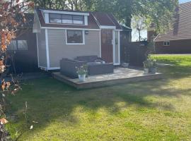 Op zoek naar een leuke overnachting Te huur Prachtig Tiny House De Hutte, Hotel in Siddeburen