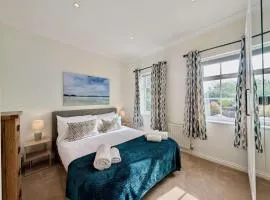 Charming 2 bed house in Pinner