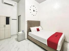 RedDoorz Syariah at Florensa Banda Aceh 2, khách sạn ở Lamglumpang