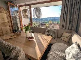 Ferienwohnung Bergzauber im Ferienpark Oberallgäu- Pool- Sauna- Bikepark- Skilift- Loipe- Wanderwege- stilvoll und kinderfreundlich