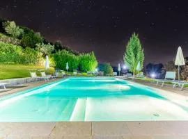 Exclusive Resort, Pool & Waterfall-Stella