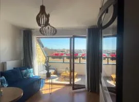 Apartament Niebieski Centrum Sarbinowo w budynku z restauracją, BASEN ZEWNĘTRZNY, PARKING W CENIE