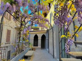 Casbah, suites nel cuore di Menaggio, готель у місті Менаджо