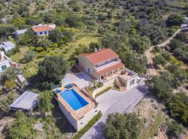 Villa Florencio by Algarve Holidays, viešbutis mieste Estojus