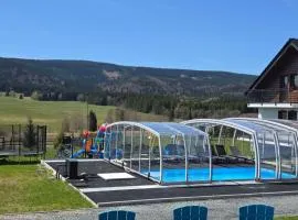 Jagodowy Ski&Spa pensjonat z widokiem na góry,podgrzewany basen zewnętrzny latem,bilard,świetne Wi-Fi,Restauracja,balia,sauna na miejscu