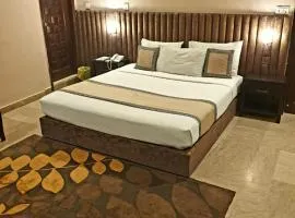 Shelton Hotel Johar Town Lahore