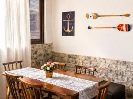 Casa Rustica em Búzios 600mt do centro, com churrasqueira e Garagem
