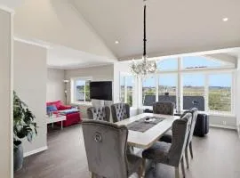 Urban comfort. 3BR. Stunning view.Free Parking