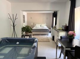 Hôtel-Restaurant Belle'man, отель в городе Longevelle-sur-Doubs