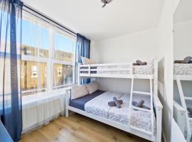 3 Persons Room, 1min walk from South Wimbledon Station、ロンドンのホテル