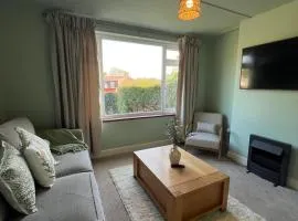 Charming Cottage near Clarks Village & Glastonbury