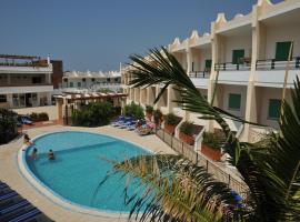 Cala Saracena Resort, hotel v destinaci Torre Vado
