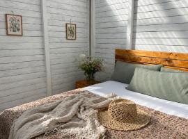 SleepOrup, hotel din Faxe