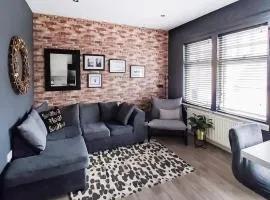 Apartment - Sleeps 4 - Historic Town
