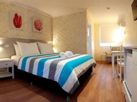 Bay House Motel, hotell i Bateau Bay