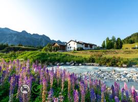 Hotel Chesa Pool, viešbutis mieste Sils Maria