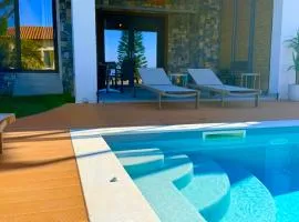 Romantic Pool Suite with Sea View Rastoni