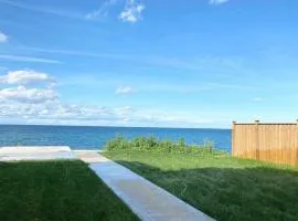 Lakeview retreat near Toronto and Niagara