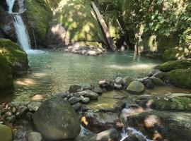 Club Fred, готель у місті Punta Mala