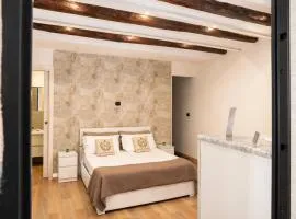 Montesantogroup Holiday House