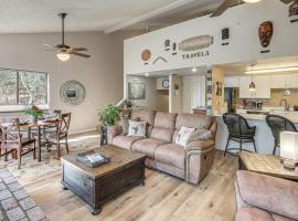 Walk to Golf & Trails! 'Aspen House' in Flagstaff, hotel u gradu Flagstaf