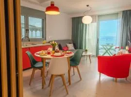 Feet in the water house - Kymo Terra - Treis Ekklisies