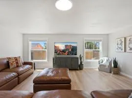 Oak Haus Group Stay with Fenced Yard and Game Room